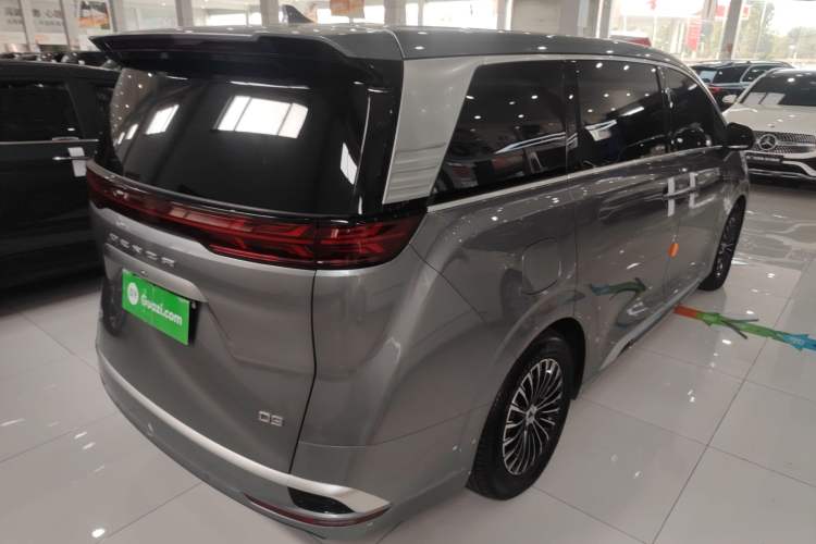 Used Denza D9 2022 DM-i 1040 Prestige Model