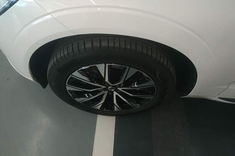 Used Volvo XC60 2025 B5 Four-Wheel Drive Smart & Advanced Luxury Edition
