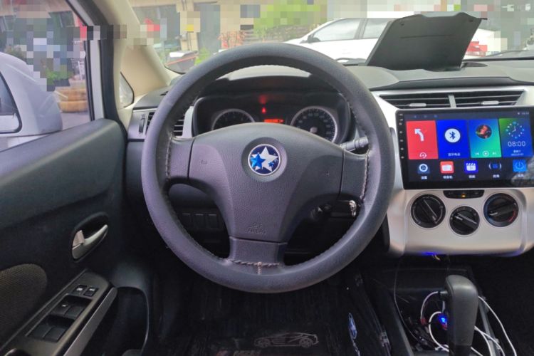 Used Venucia R50X 2013 1.6L Manual Version with Beidou Navigation Steering Wheel