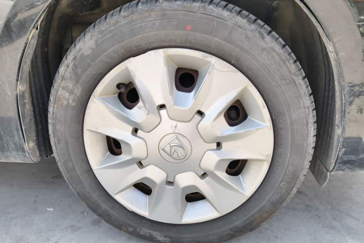 Used Baojun 630 2014 1.5L manual standard version
