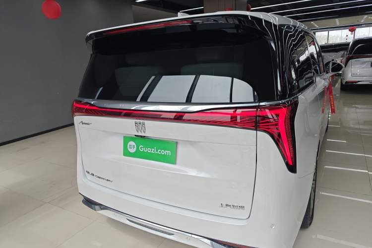 Used Buick Century 2023 2.0T Six-Seater Yinshi Edition Rear