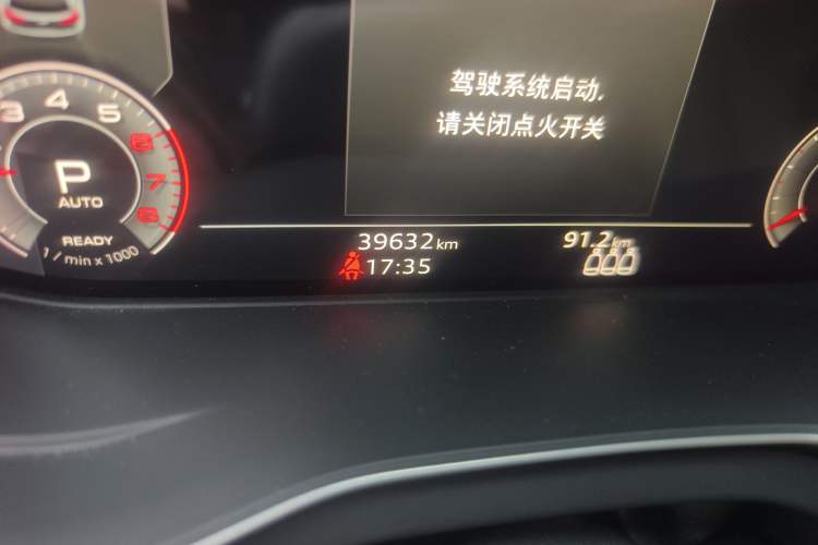 Used Audi Q5L Sportback 2021 40 TFSI Fashion Model Odometer Close Up