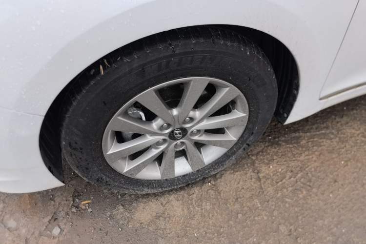 Used Hyundai Mistra 2014 1.8L Automatic Smart GLS
