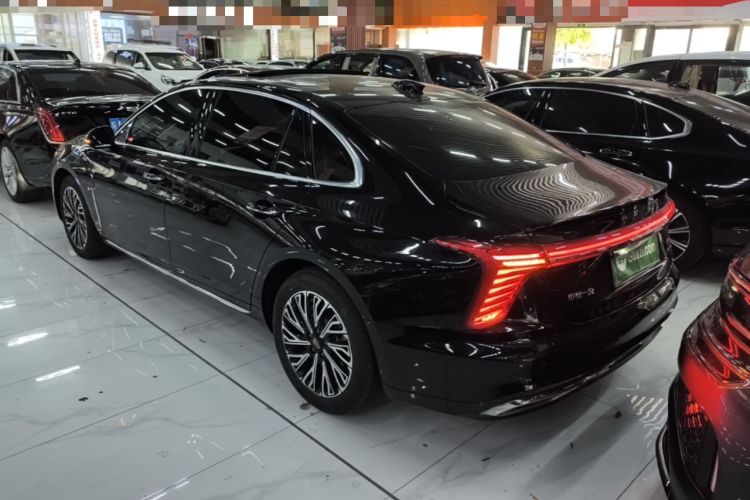 Used Hongqi H5 2025 2.0T Automatic Flag Edition – 500 000 Units Commemorative Version
