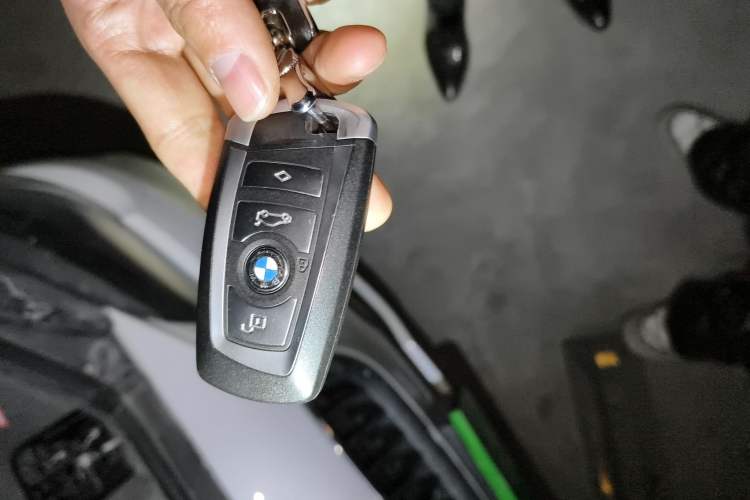 Used BMW 5 Series 2014 520Li Elegant Model
