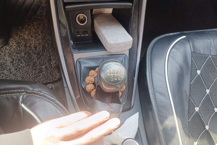 Used Hyundai Elantra (5th Generation / Langdong) 2012 1.6L Manual Leading Model Gear Lever