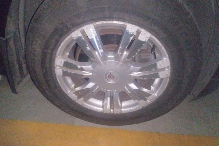 Used Cadillac SRX 2013 3.0L Elite Model Right Front Wheel Hub