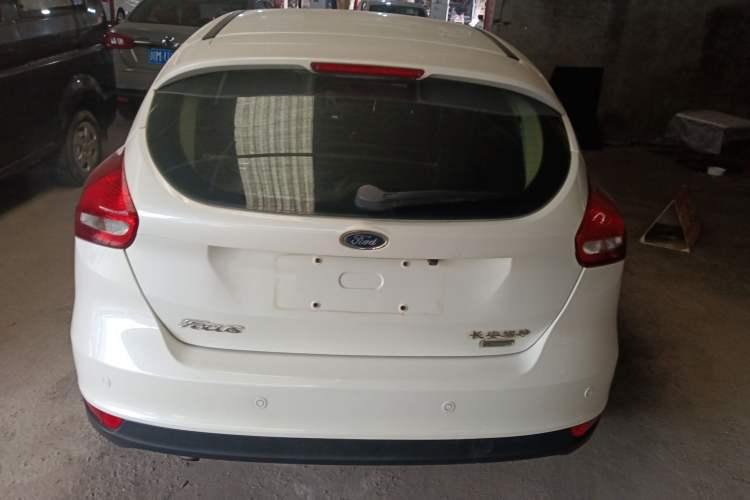 Used Ford Focus 2015 Hatchback EcoBoost 125 Automatic Supreme Style Edition