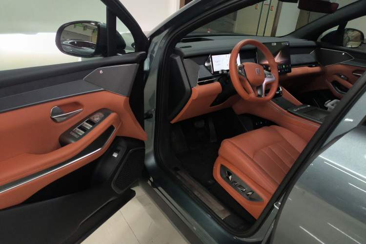 Used BYD Tang L 2025 DM 175KM Drone Player Edition