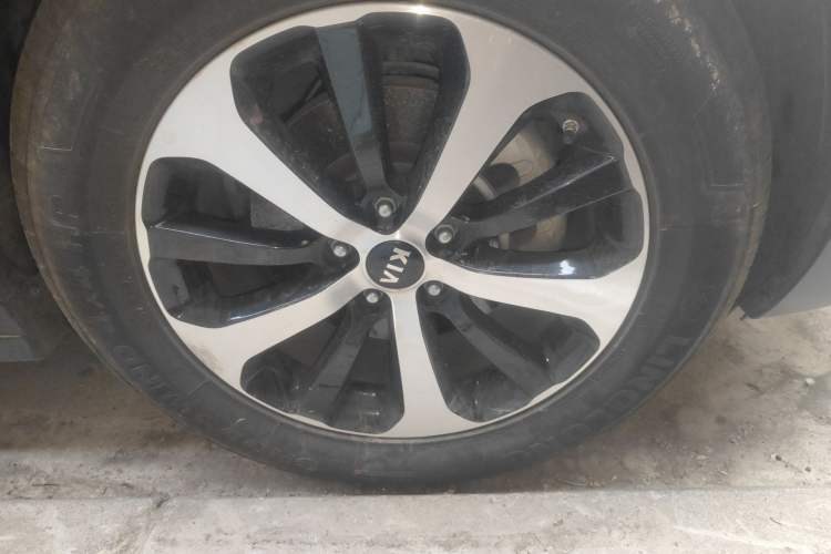 Used Kia Sorento 2015 Sorento L 2.4L Gasoline 4WD Elite Edition 5 Seats China IV Standard
