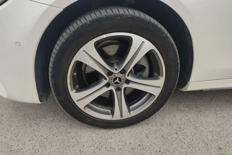 Used Mercedes-Benz E-Class 2019 E 260 L Sport Edition Left Front Wheel Hub