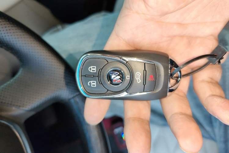 Used Buick GL8 2022 ES Landtrek 653T Comfort Edition
