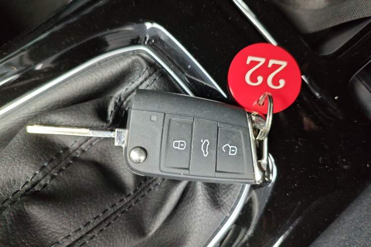 Used Volkswagen Tharu 2025 NewRui 300TSI Prestige Edition
