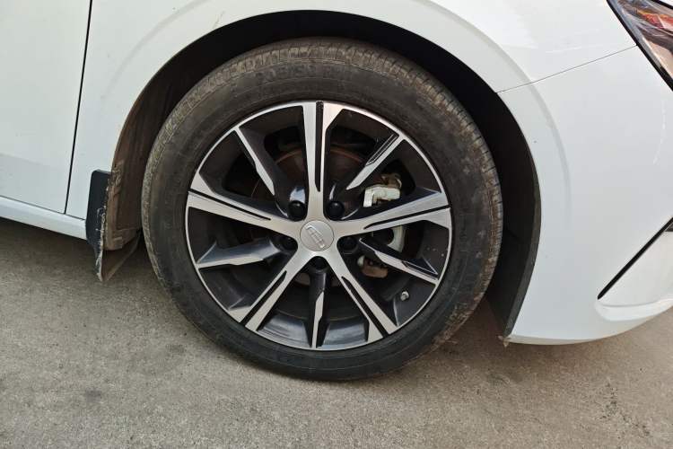 Used Geely Auto Emgrand 2023 4th Generation Champion Edition 1.5L CVT Prestige Model Right Front Wheel Hub