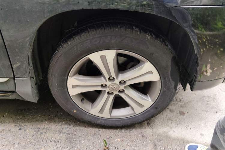 Used Toyota Highlander 2012 2.7L Two-Wheel Drive 7-Seater Luxury Edition Right Front Wheel Hub