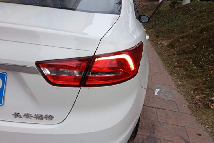 Used Ford Escort 2017 Happy Edition 1.5L Manual Fashion Model