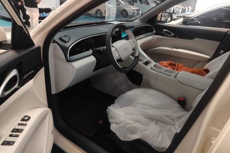 Used Geely Galaxy Geome 2026 Model 310km Youth Edition
