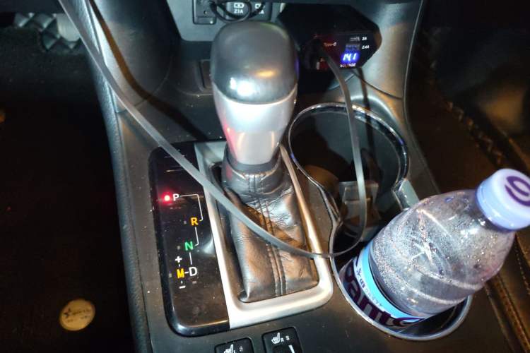 Used Toyota Highlander 2018 2.0T Two-Wheel-Drive Luxury Edition 7 Seats Emission Standard China V
