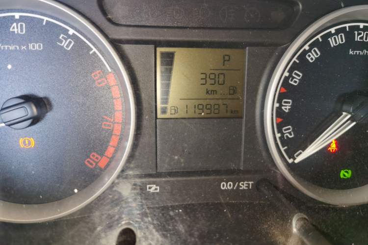 Used Skoda Fabia 2011 1.6L Automatic Crystal Edition
