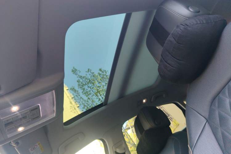 Used Volkswagen Passat 2019 330TSI Prestige Edition China VI Standard Headliner