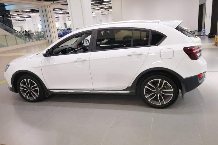 Used Geely Auto Vision S1 2019 Upgraded Model 1.5L Manual Elite Version
