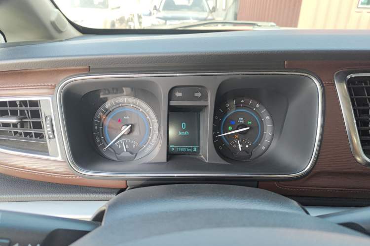 Used Buick GL8 2015 2.4L Luxury Business Premium Edition