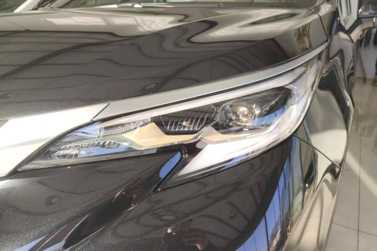 Used Toyota Granvia 2026 Model 2.5L Hybrid Prestige PLUS Four-Wheel Drive Edition