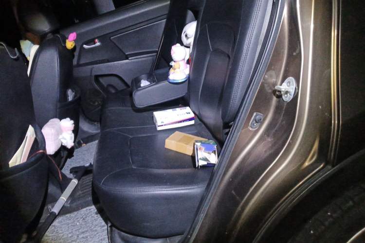 Used Kia Sportage R 2012 2.0L Automatic Two-Wheel Drive GL Trim
