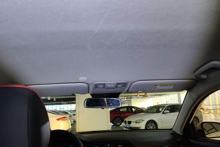 Used Kia KX Cross 2017 1.4L AT GLS
