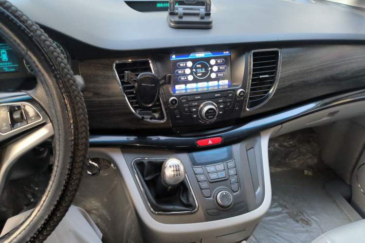 Used JAC Group Refine M5 2013 2.0T Gasoline Manual Business Edition