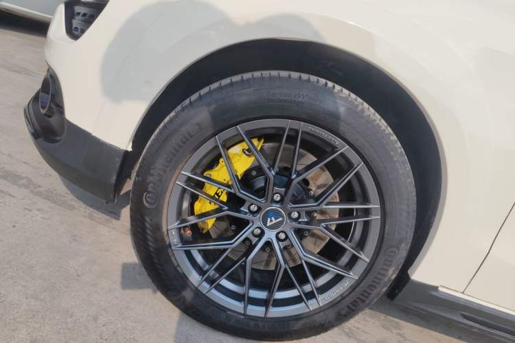 Used Lynk & Co 02 2018 1.5T DCT Two-Wheel Drive Pro Version China V Emission Standard Left Front Wheel Hub