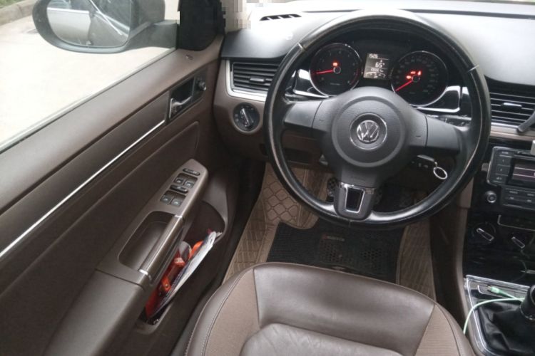 Used Volkswagen Bora 2014 1.6L Manual Comfort Model Steering Wheel