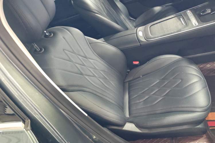 Used Chery Fengyun A8L 2025 1.5 TGDI 145 km Luxury Version Right Front Seat