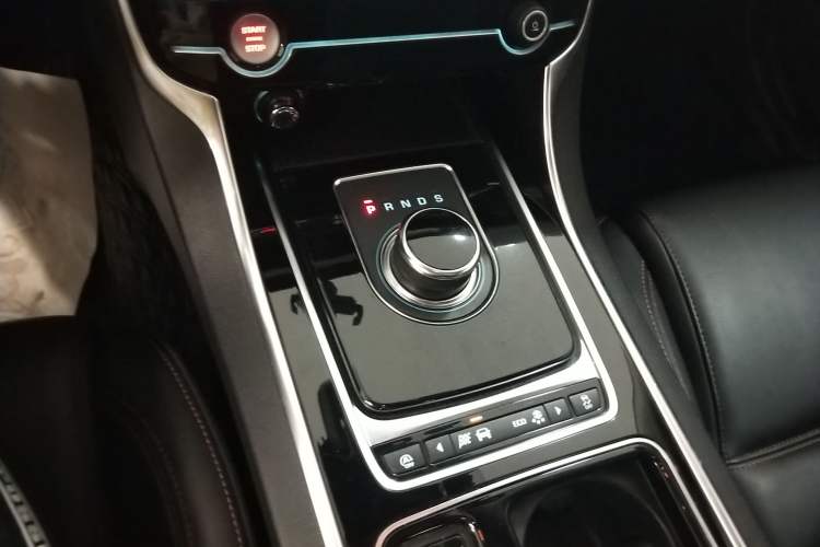 Used Jaguar XEL 2019 2.0T 200 PS Deluxe Edition