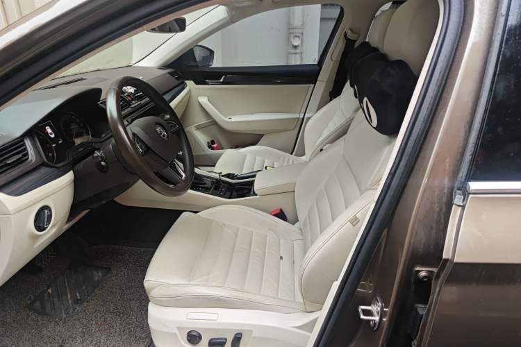 Used Skoda Superb 2016 TSI330 DSG Smart Drive Edition
