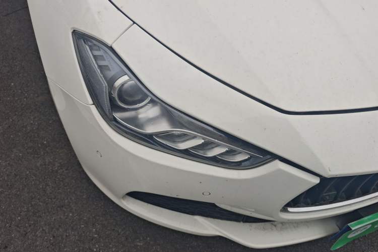 Used Maserati Ghibli 2014 3.0T Standard Edition Right Front Headlight