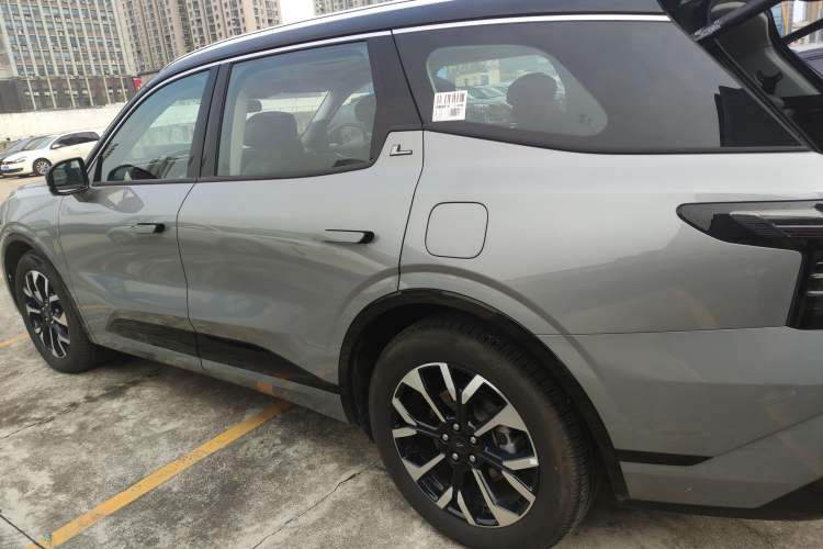 Used Ford Edge 2025 Ford Explorer L 2.0T EcoBoost E-Hybrid Four-Wheel-Drive 7-Seater Supreme Model