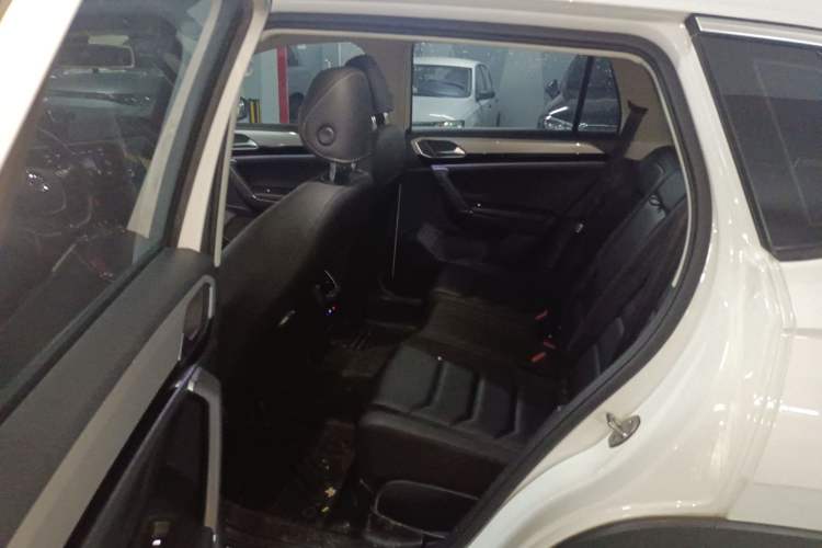 Used Volkswagen Tayron 2019 Teramont Edition 280TSI Two-Wheel Drive Luxury Model China VI Standard Left Rear Seat