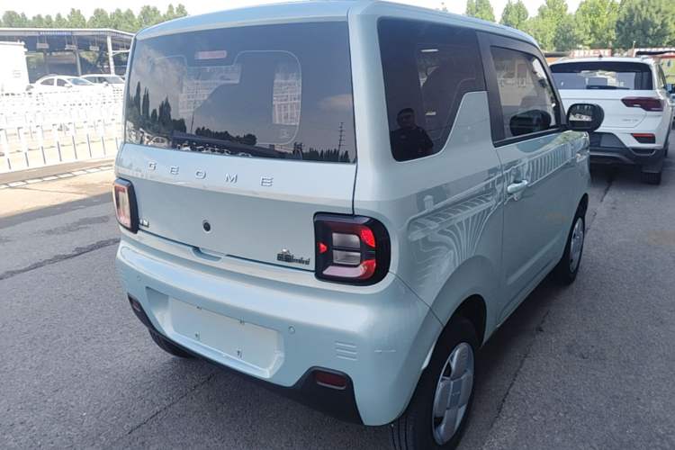 Used Geely Galaxy Panda 2023 Panda Mini 200km Endurance Bear