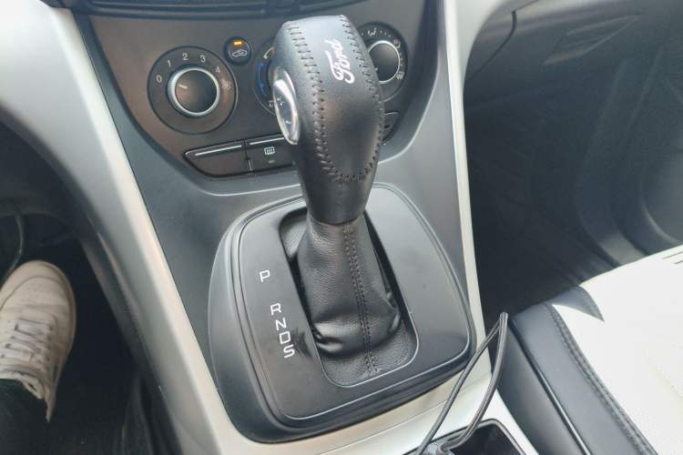 Used Ford Kuga 2013 1.6L GTDi Two-Wheel-Drive Comfort Model
