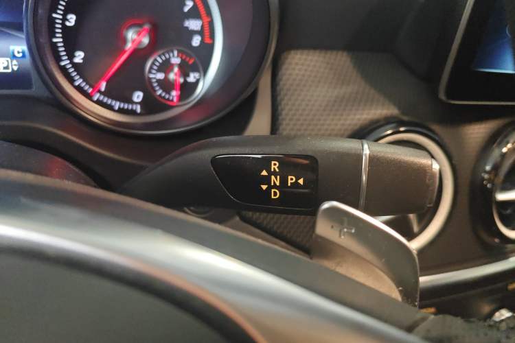 Used Mercedes-Benz GLA 2019 GLA 200 Fashion Model Gear Lever