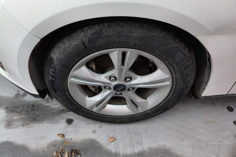 Used Ford Focus 2017 Hatchback 1.6L Automatic Comfort Plus SmartDrive Edition Left Front Wheel Hub