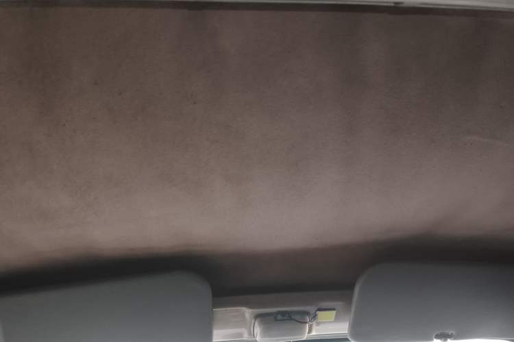 Used Wuling Rongguang 2011 1.2L Base Version
