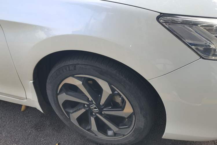 Used Honda Accord 2016 2.4L Luxury Edition Right Front Wheel Hub