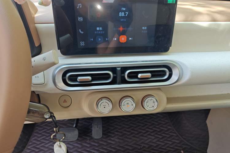 Used Wuling Hongguang MINIEV 2024 3rd Generation 215km Advanced Version
