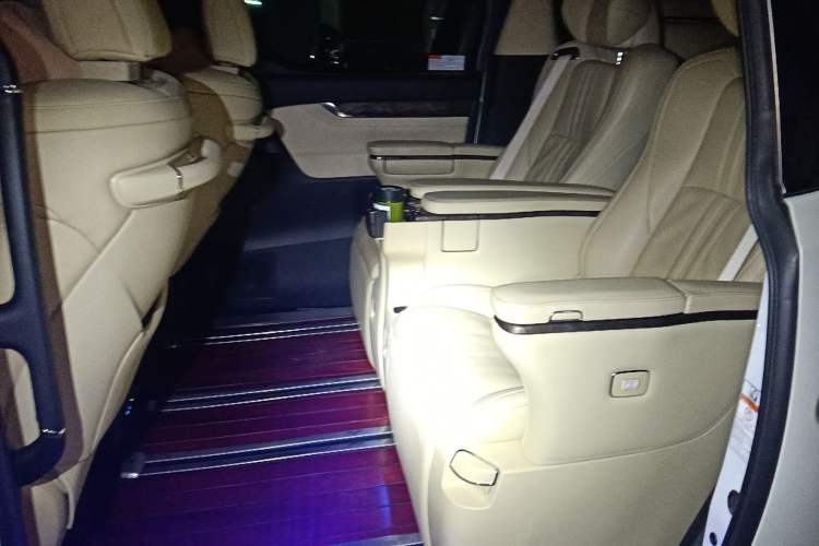 Used Toyota Alphard 2019 Dual-Engine 2.5L Prestige Edition Left Rear Seat
