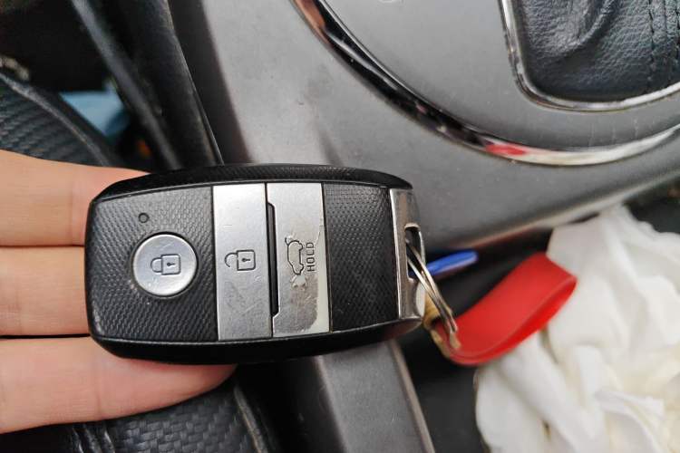 Used Kia Sportage R 2016 2.0L Automatic Two-Wheel Drive DLX Vehicle Key