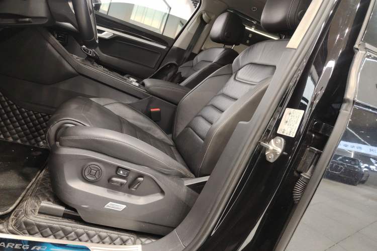 Used Volkswagen Touareg 2020 2.0 TSI RuiShang Edition China VI Standard
