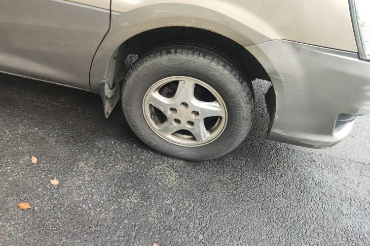 Used FORTHING Lingzhi 2016 M3 1.6L 7-Seater Comfort Model China IV Standard Right Front Wheel Hub