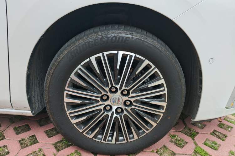 Used Buick GL8 New Energy 2024 Lu Zun Luxury Edition 7-Seater
